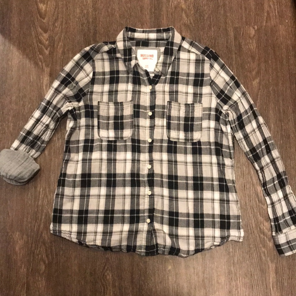 LIGHT BUTTON UP FLANNEL!!